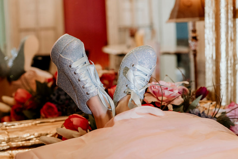 Prestigio amortiguar Isla Stewart Zapatos para novia o quinceañera en color azul brillante con plataform –  Valenta Zapatos