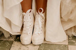 Zapato tenis de novia tipo bota encaje ivory y blanco