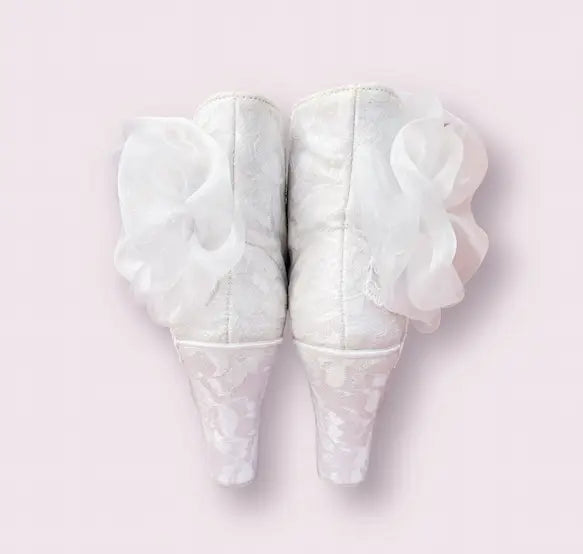 Platform bridal tennis shoe with flower