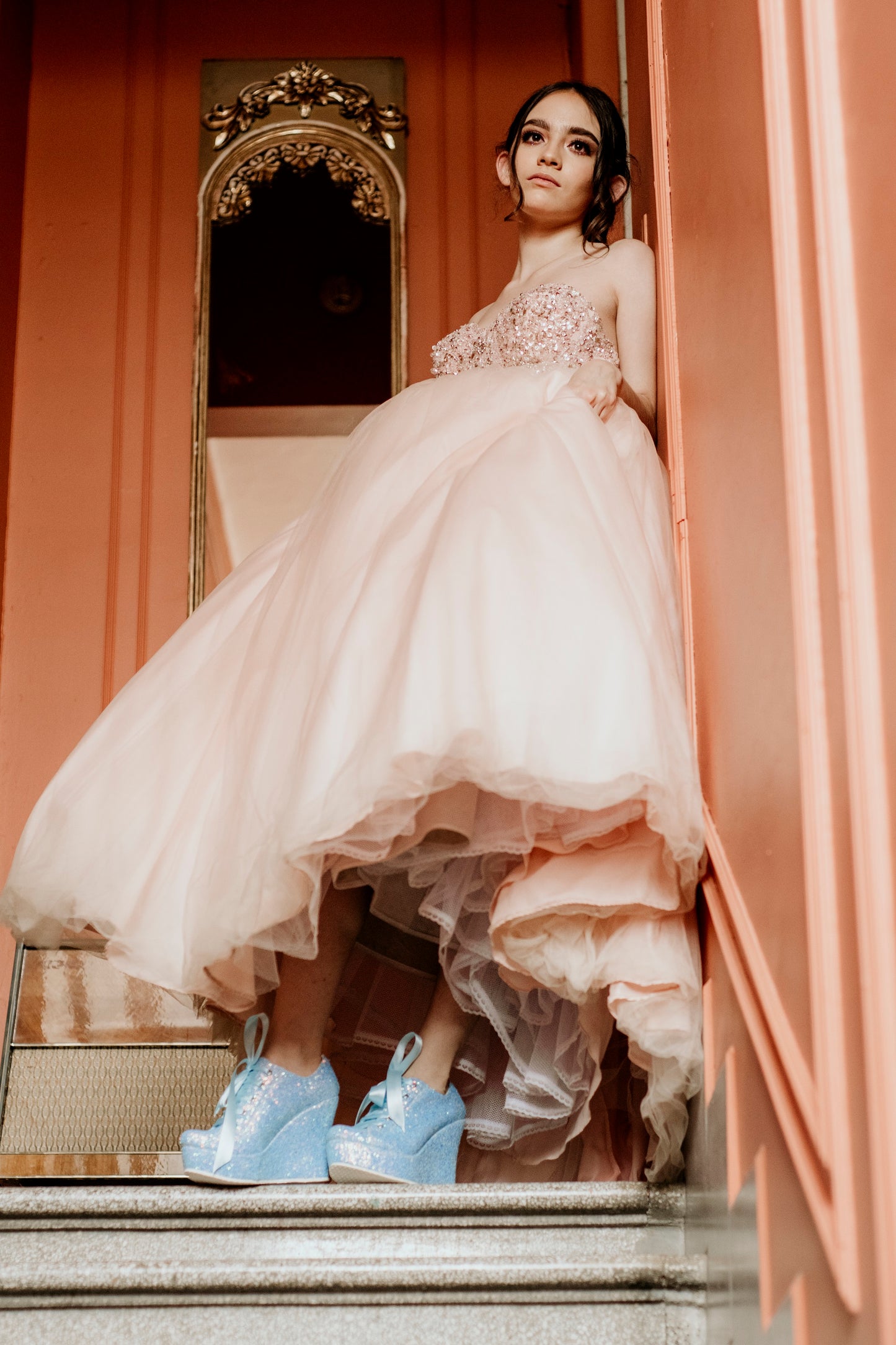 Zapatos para novia o quinceañera en color azul brillante con plataforma