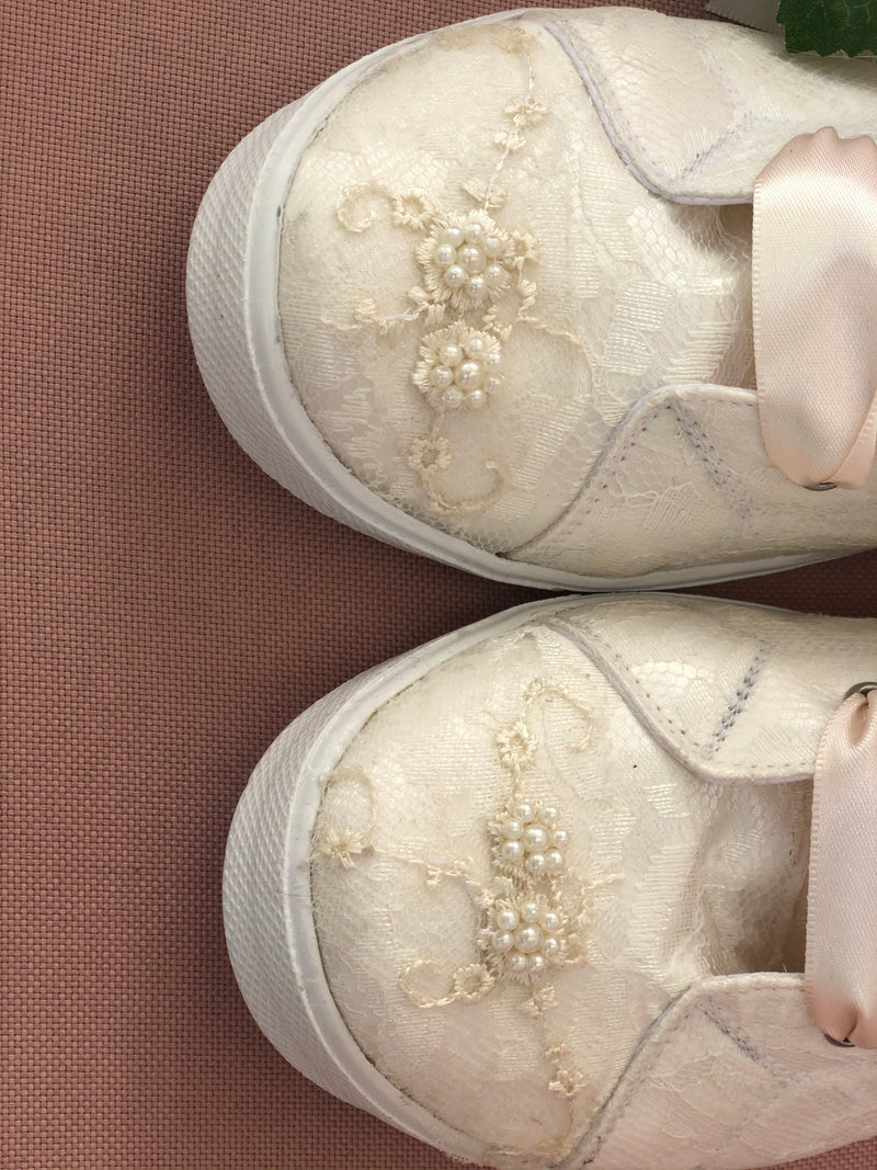 tennis shoe for first communion, wedding, fifteen in lace